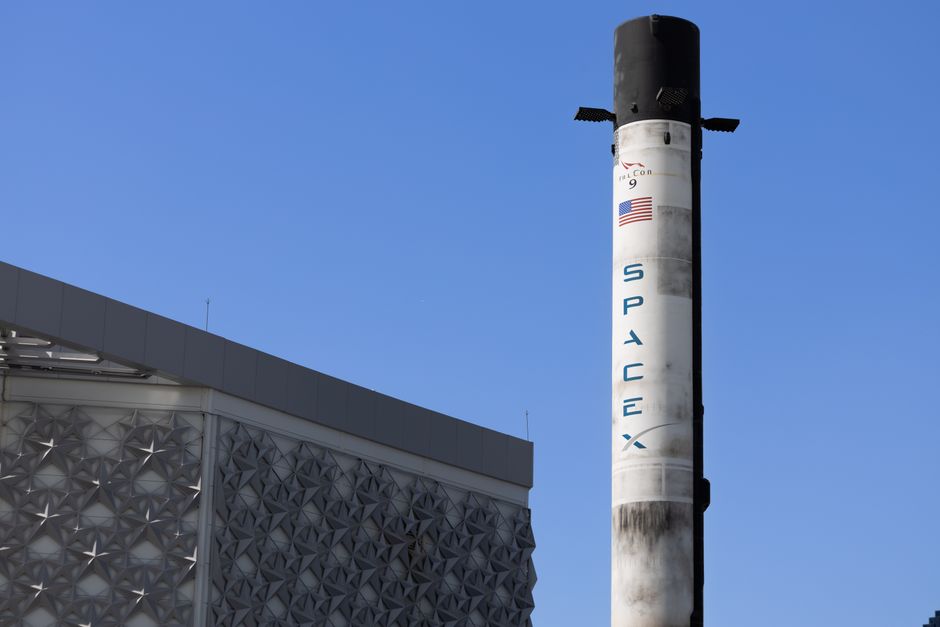 SpaceX Melantai di Bursa: Elon Musk Jadi Orang Terkaya Sedunia, Gimana Ceritanya?